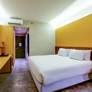 Hilton Garden Reboucas Hotel